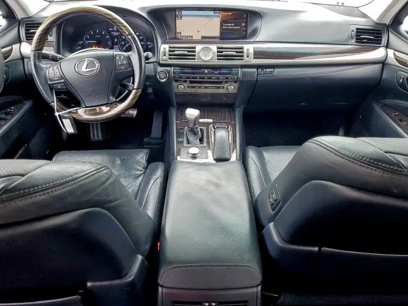 2016 LEXUS LS 460  