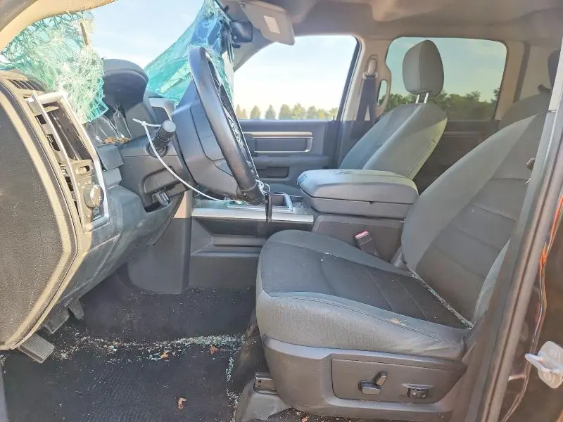 2015 RAM 1500 SLT  