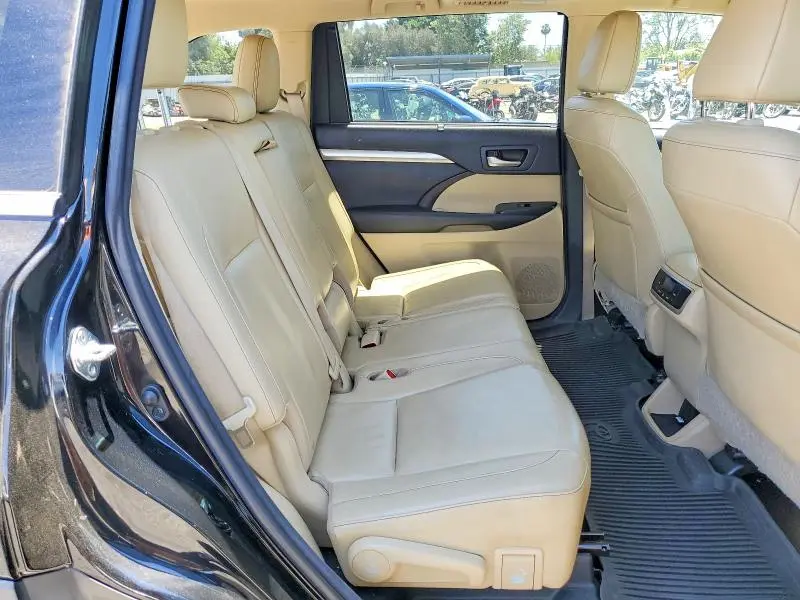 2016 TOYOTA HIGHLANDER XLE  