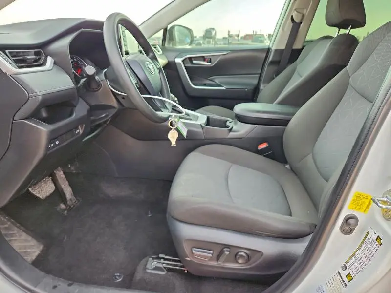 2022 TOYOTA RAV4 XLE  