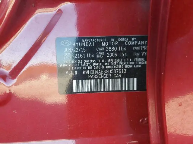 2016 HYUNDAI ELANTRA SE  