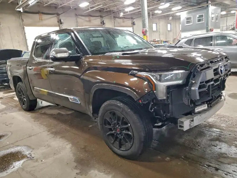 2023 TOYOTA TUNDRA CREWMAX PLATINUM  