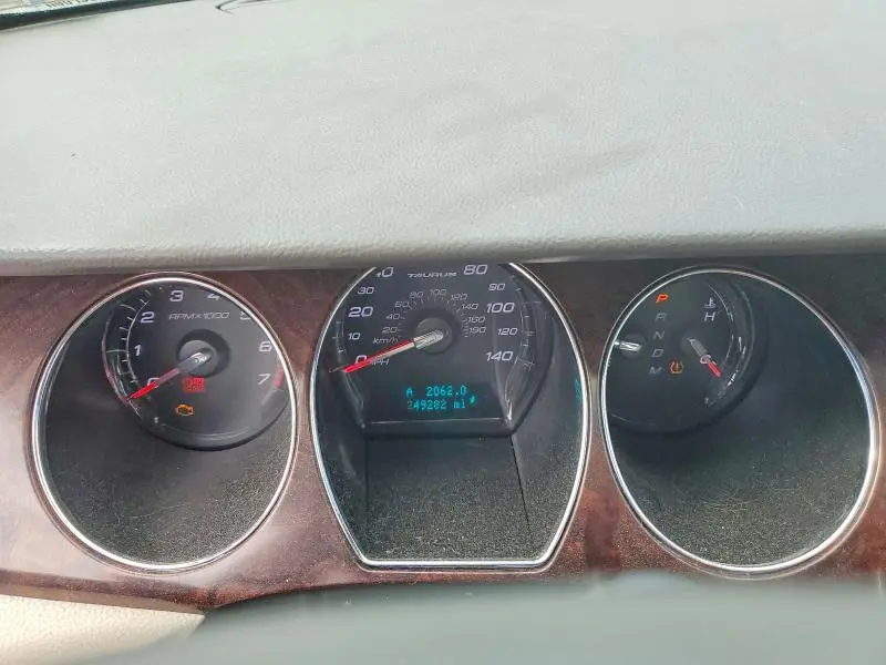 2011 FORD TAURUS LIMITED  