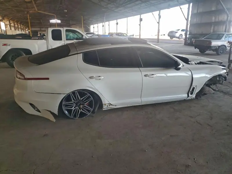 2022 KIA STINGER GT1  