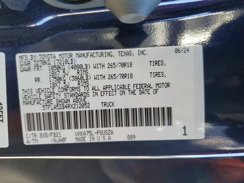2024 TOYOTA TUNDRA SR5  