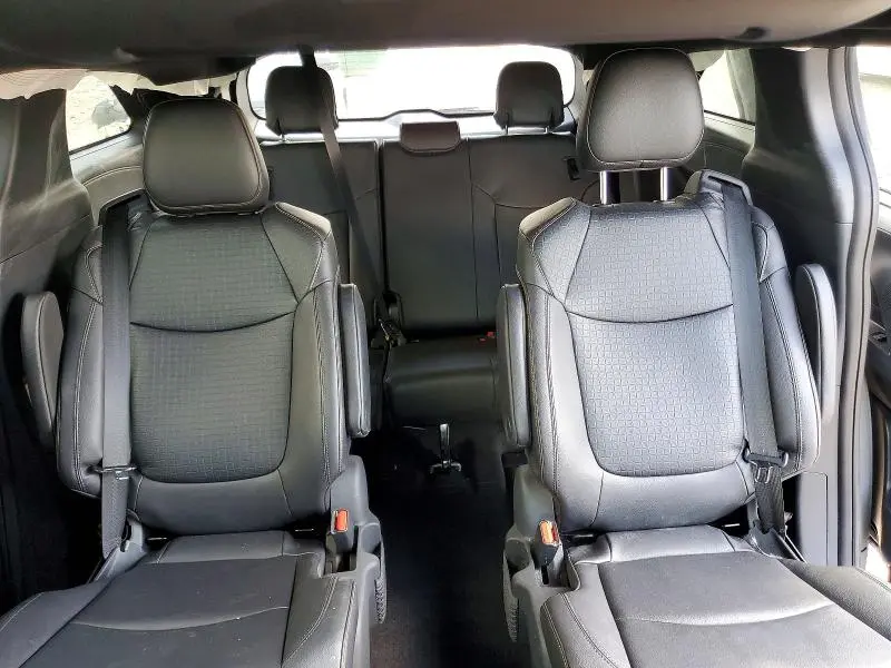 2025 TOYOTA SIENNA WOODLAND EDITION  