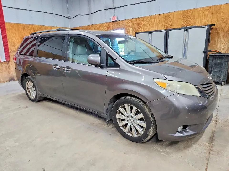 2011 TOYOTA SIENNA XLE 7-PASSENGER  
