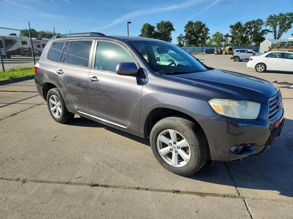 2010 TOYOTA HIGHLANDER SE  