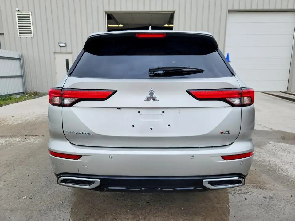 2023 MITSUBISHI OUTLANDER SE  