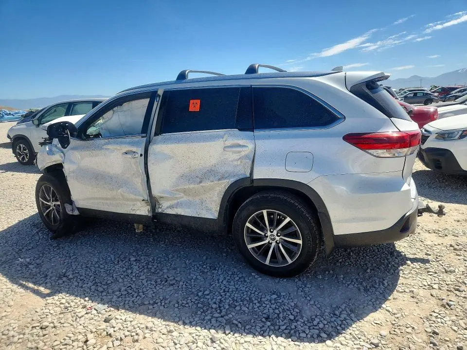 2019 TOYOTA HIGHLANDER XLE  