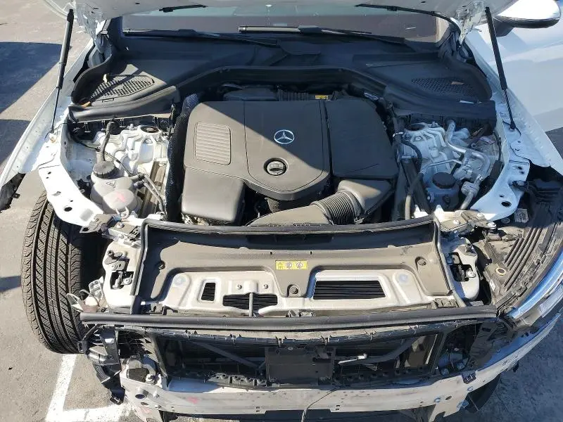 2025 MERCEDES-BENZ GLC 300  