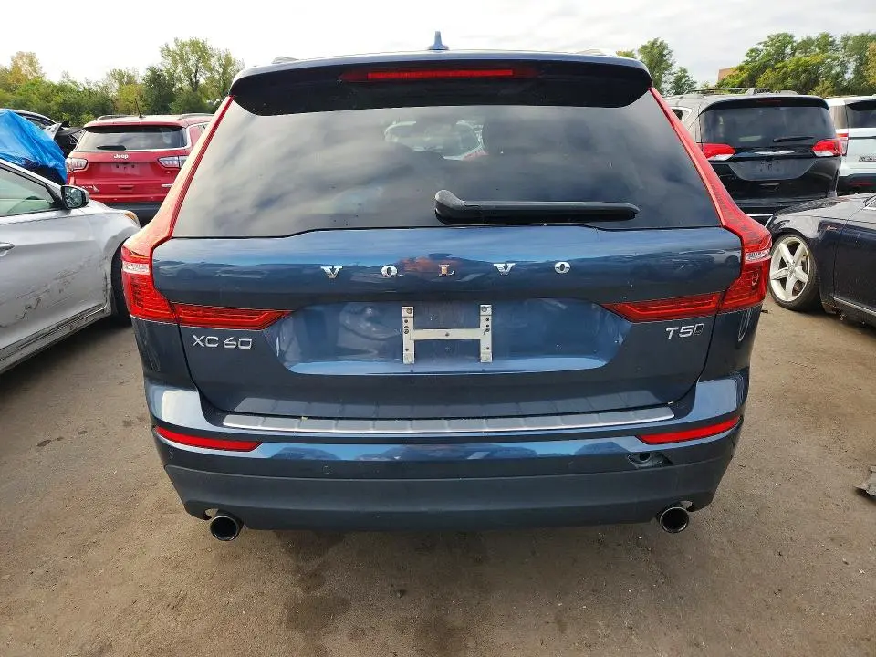 2020 VOLVO XC60 T5 MOMENTUM  
