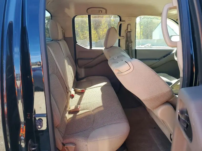 2011 NISSAN FRONTIER S  