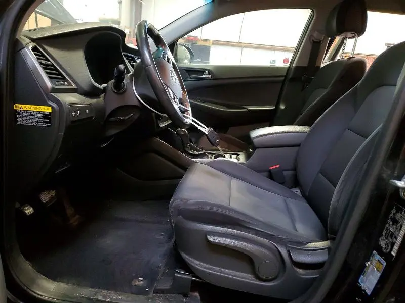 2017 HYUNDAI TUCSON SE  