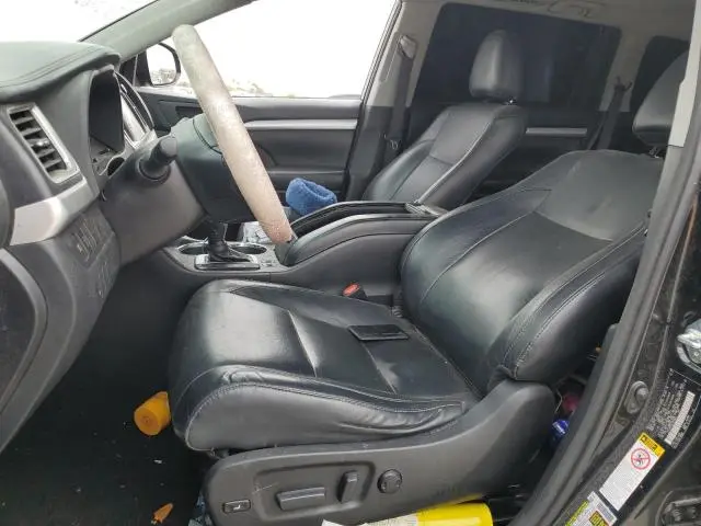 2018 TOYOTA HIGHLANDER SE  