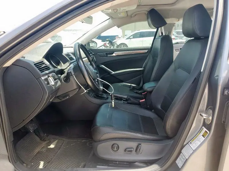 2016 VOLKSWAGEN PASSAT SE