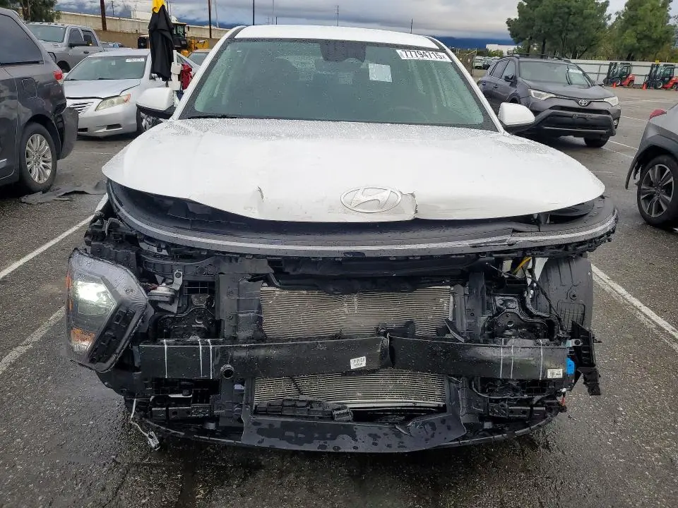 2025 HYUNDAI KONA SE  