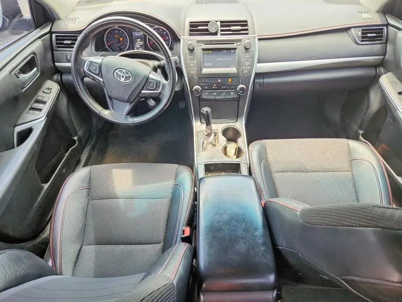 2017 TOYOTA CAMRY SE  