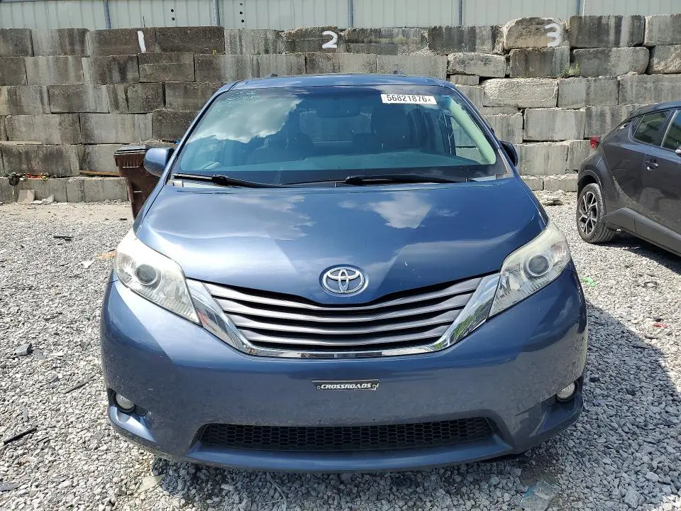 2015 TOYOTA SIENNA XLE 8-PASSENGER  