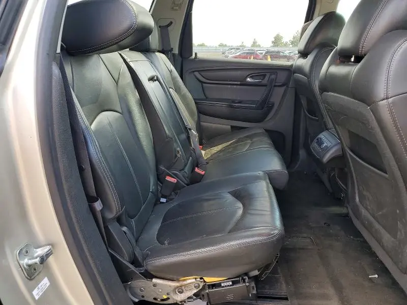 2014 CHEVROLET TRAVERSE LT  