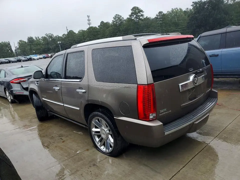 2011 CADILLAC ESCALADE PLATINUM  
