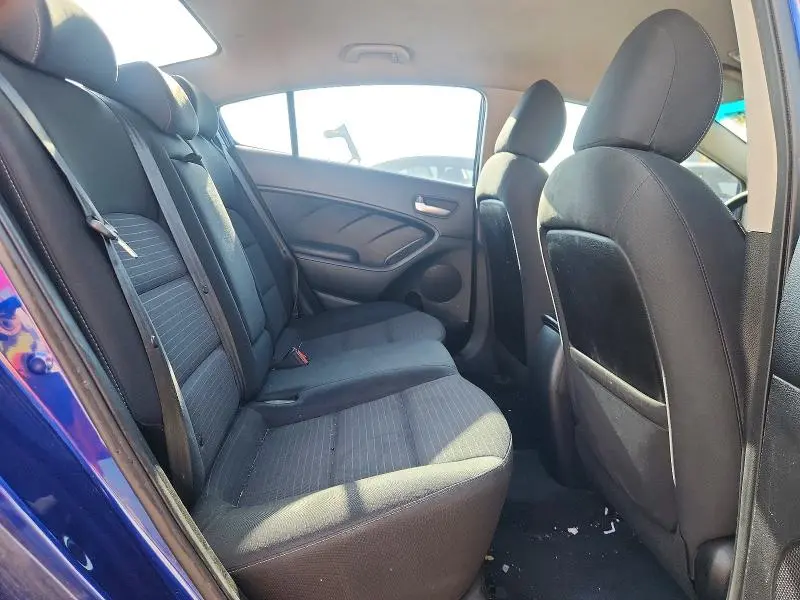 2017 KIA FORTE LX  