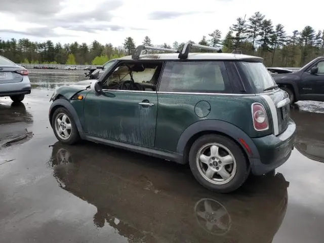 2011 MINI COOPER 