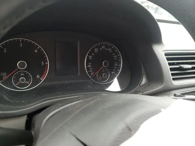 2015 VOLKSWAGEN PASSAT SE