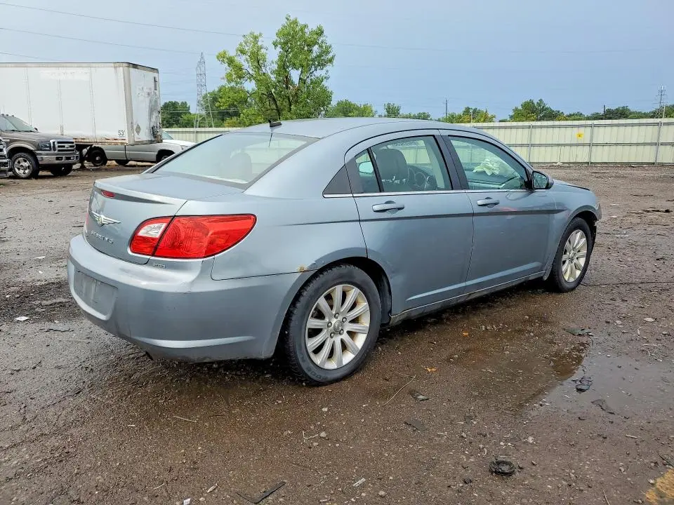 2010 CHRYSLER SEBRING LIMITED  