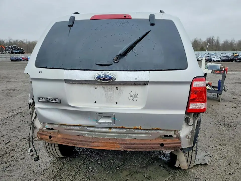 2011 FORD ESCAPE LIMITED  