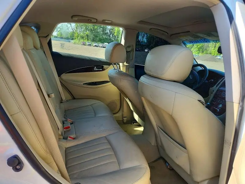 2016 INFINITI QX50 BASE  