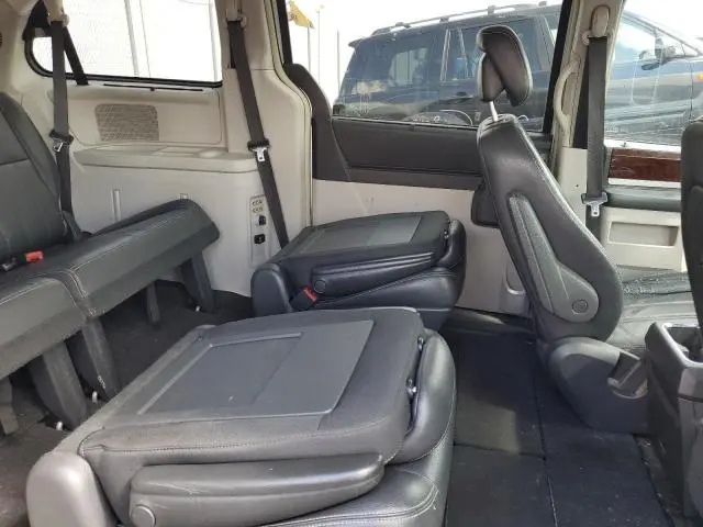 2010 CHRYSLER TOWN & COUNTRY TOURING PLUS  