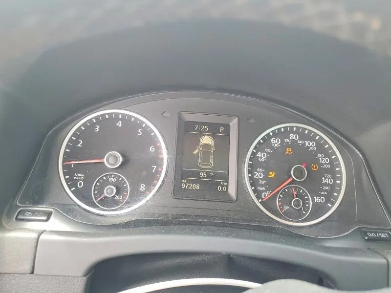 2016 VOLKSWAGEN TIGUAN S  