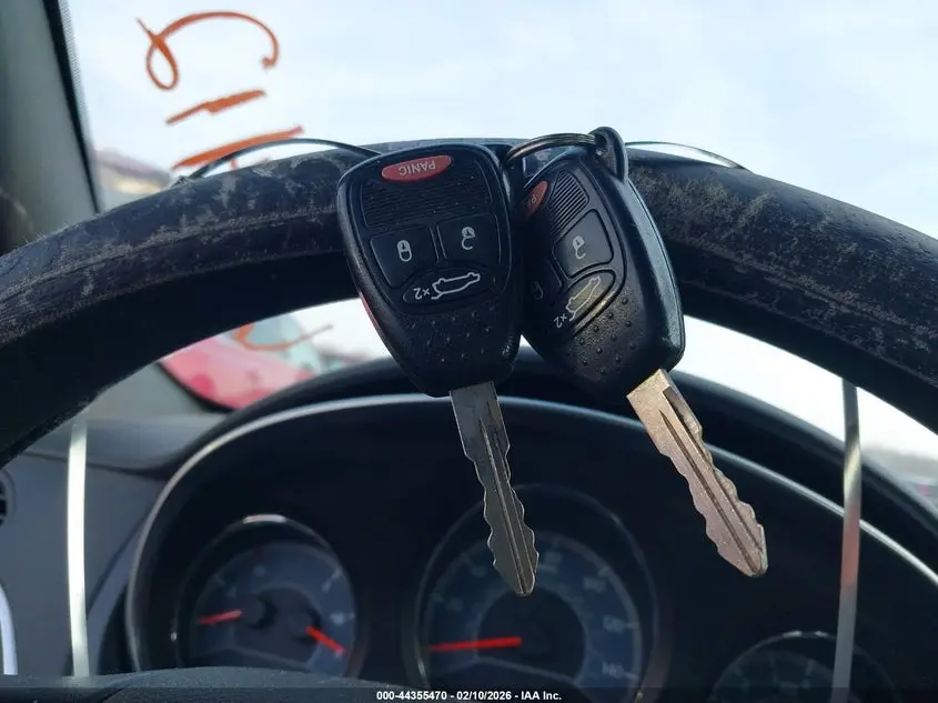 2013 CHRYSLER 200 LX