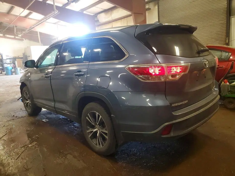 2016 TOYOTA HIGHLANDER XLE  