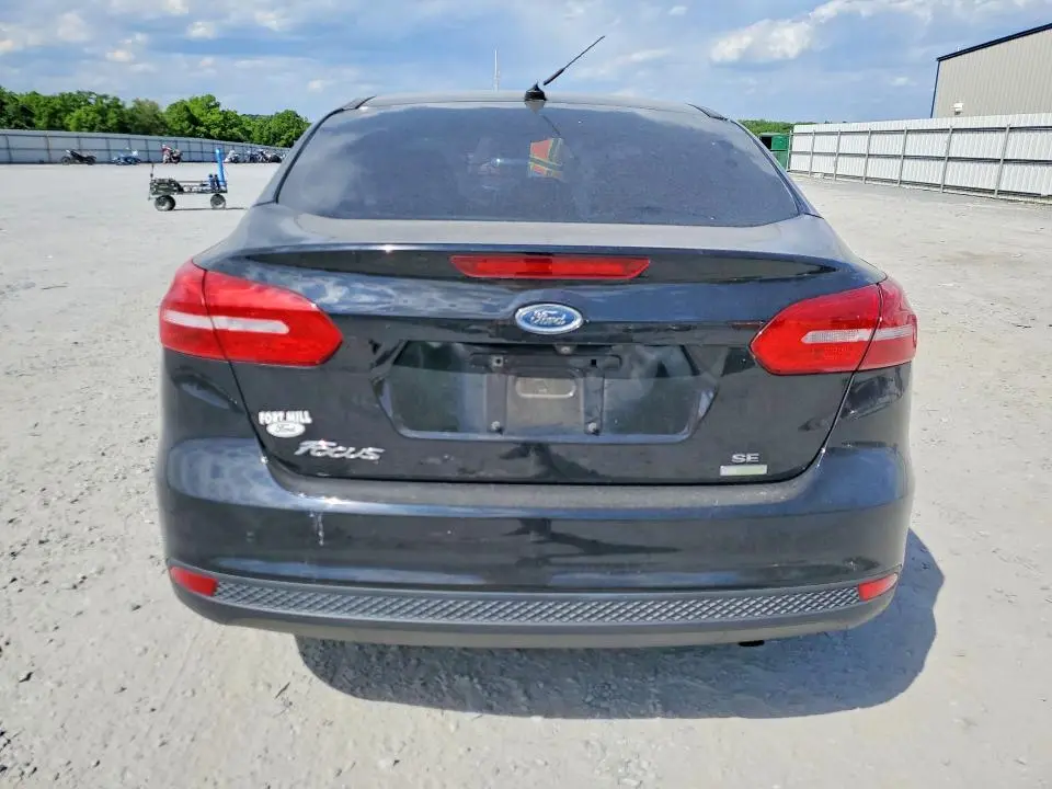 2016 FORD FOCUS SE  