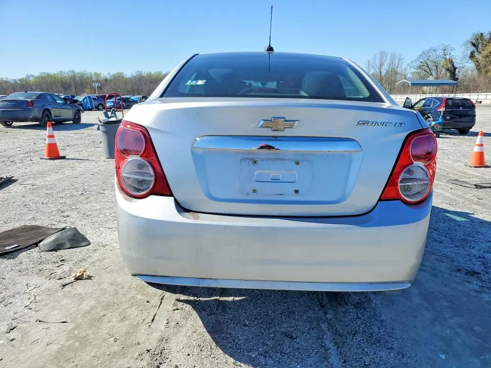 2015 CHEVROLET SONIC LT  