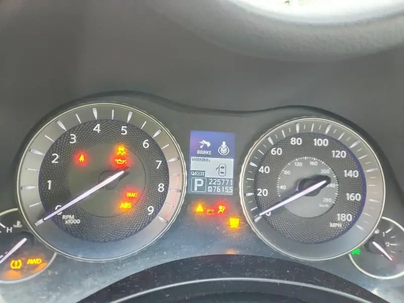 2011 INFINITI M37 X  