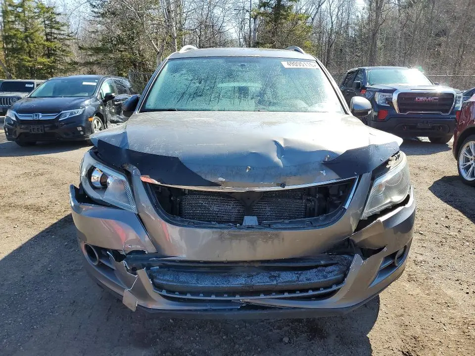2011 VOLKSWAGEN TIGUAN S  