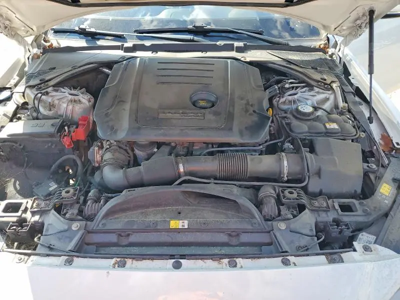 2017 JAGUAR XE PRESTIGE  