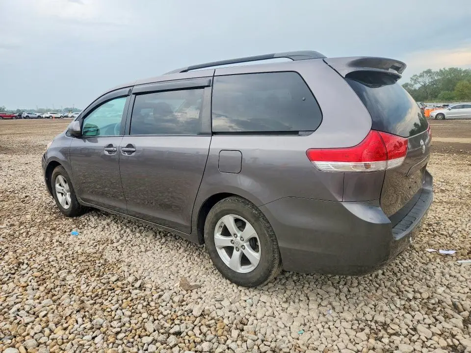 2011 TOYOTA SIENNA LE  