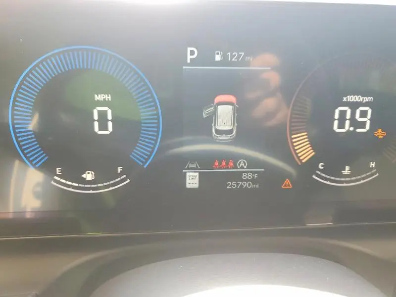 2025 HYUNDAI TUCSON SE  