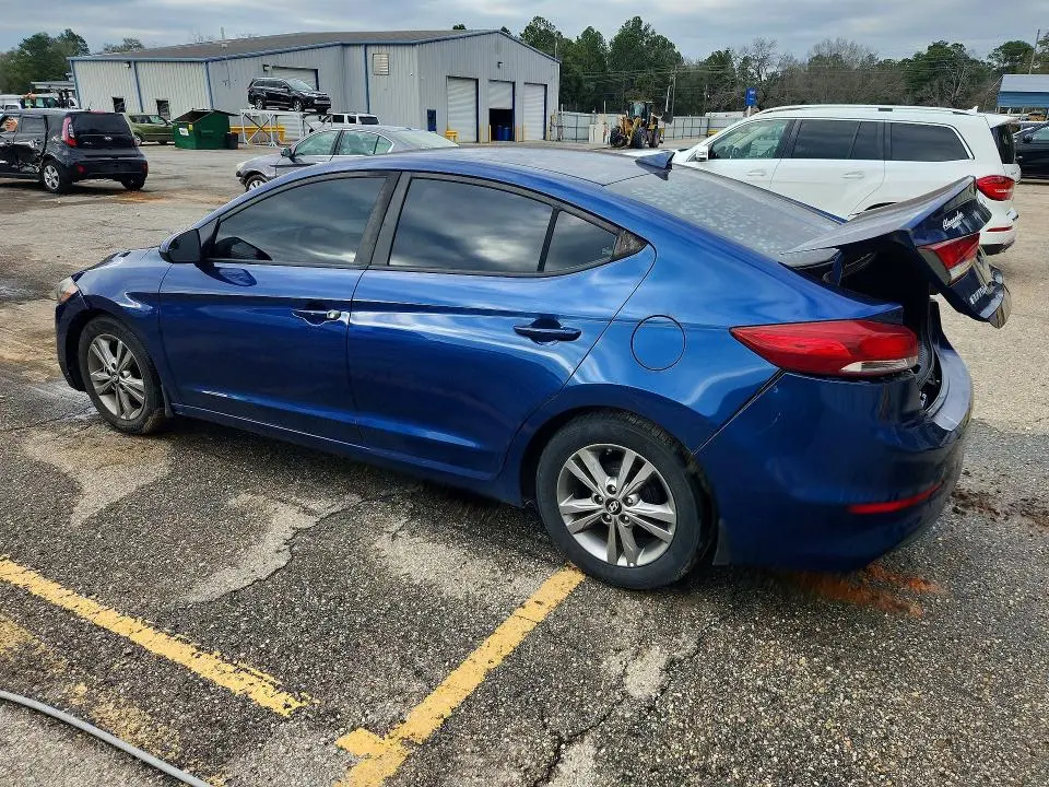 2017 HYUNDAI ELANTRA SE  