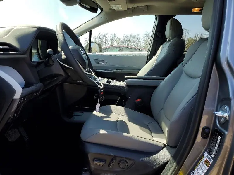 2026 TOYOTA SIENNA XLE 7-PASSENGER  