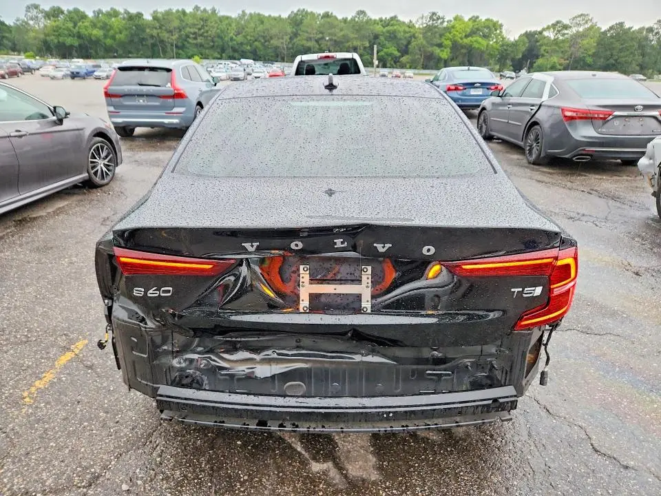 2021 VOLVO S60 T5 R-DESIGN  