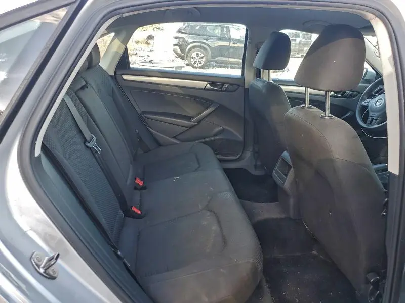 2014 VOLKSWAGEN PASSAT S  