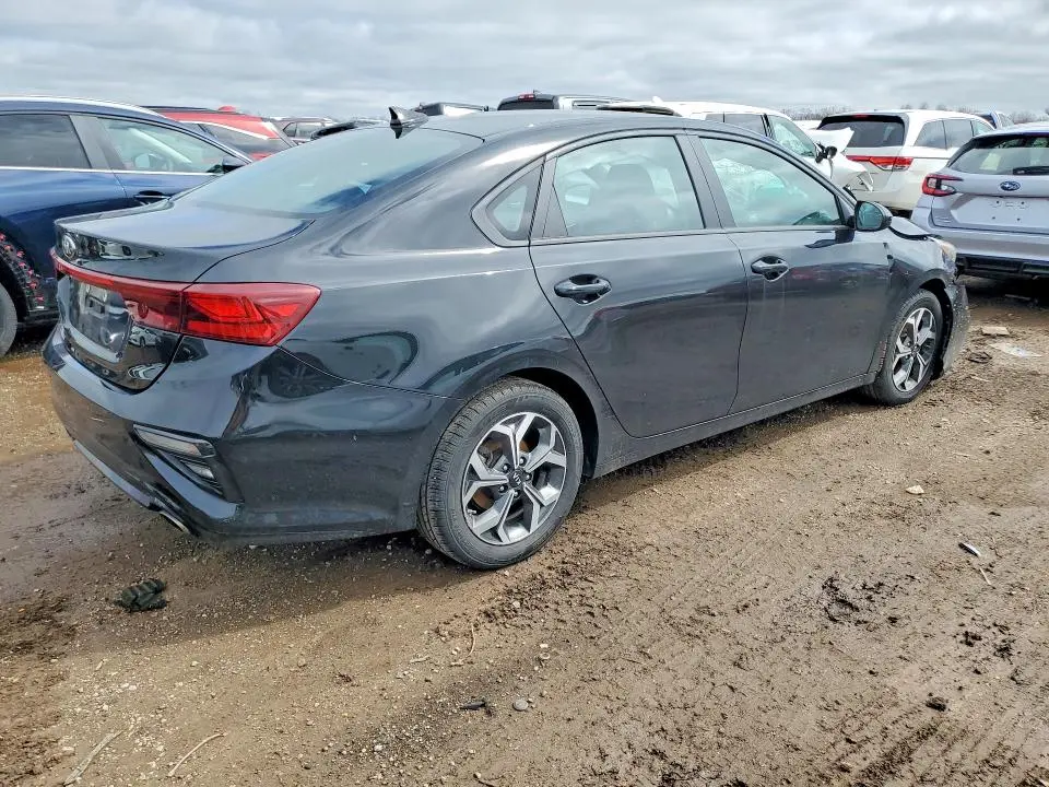 2021 KIA FORTE LXS  