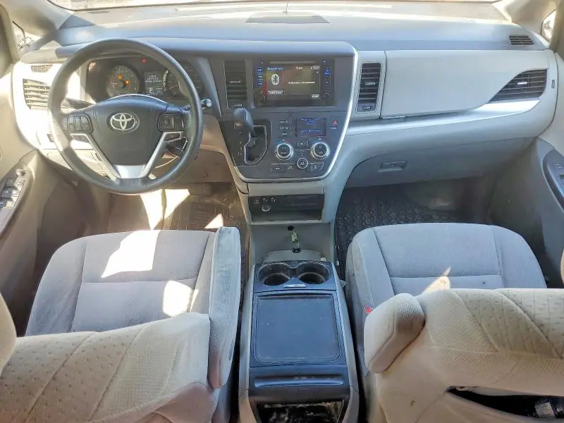 2015 TOYOTA SIENNA LE  