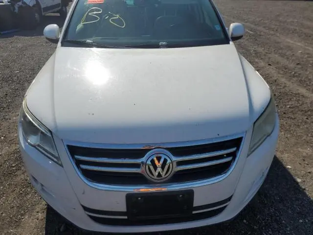 2011 VOLKSWAGEN TIGUAN S  