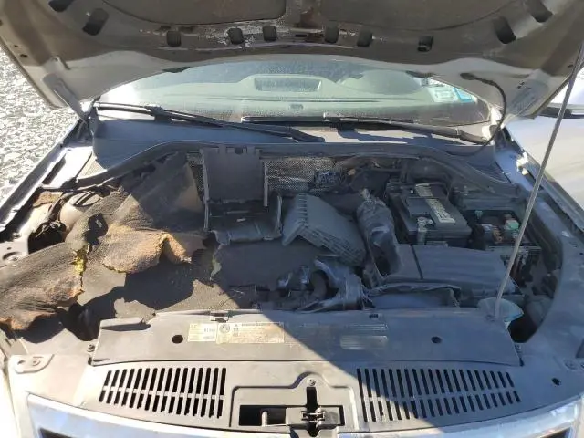 2011 VOLKSWAGEN TIGUAN S  